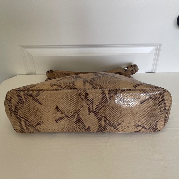 KATE SPADE Snake Print Pattern Shoulder Tote Bag NWOT - Picture 13 of 16